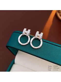 ต่างหูแฟชั่นเกาหลี ห่วงทองร้อยตัว H สีเงินฝังเพชรcz