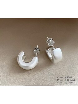 ต่างหูห่วงครึ่งวงกลม สีเงินด้าน