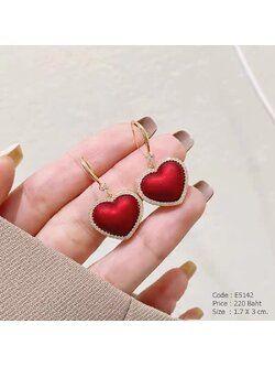 ต่างหูก้านทอง หัวใจสีแดงล้อมฝังเพชร cz