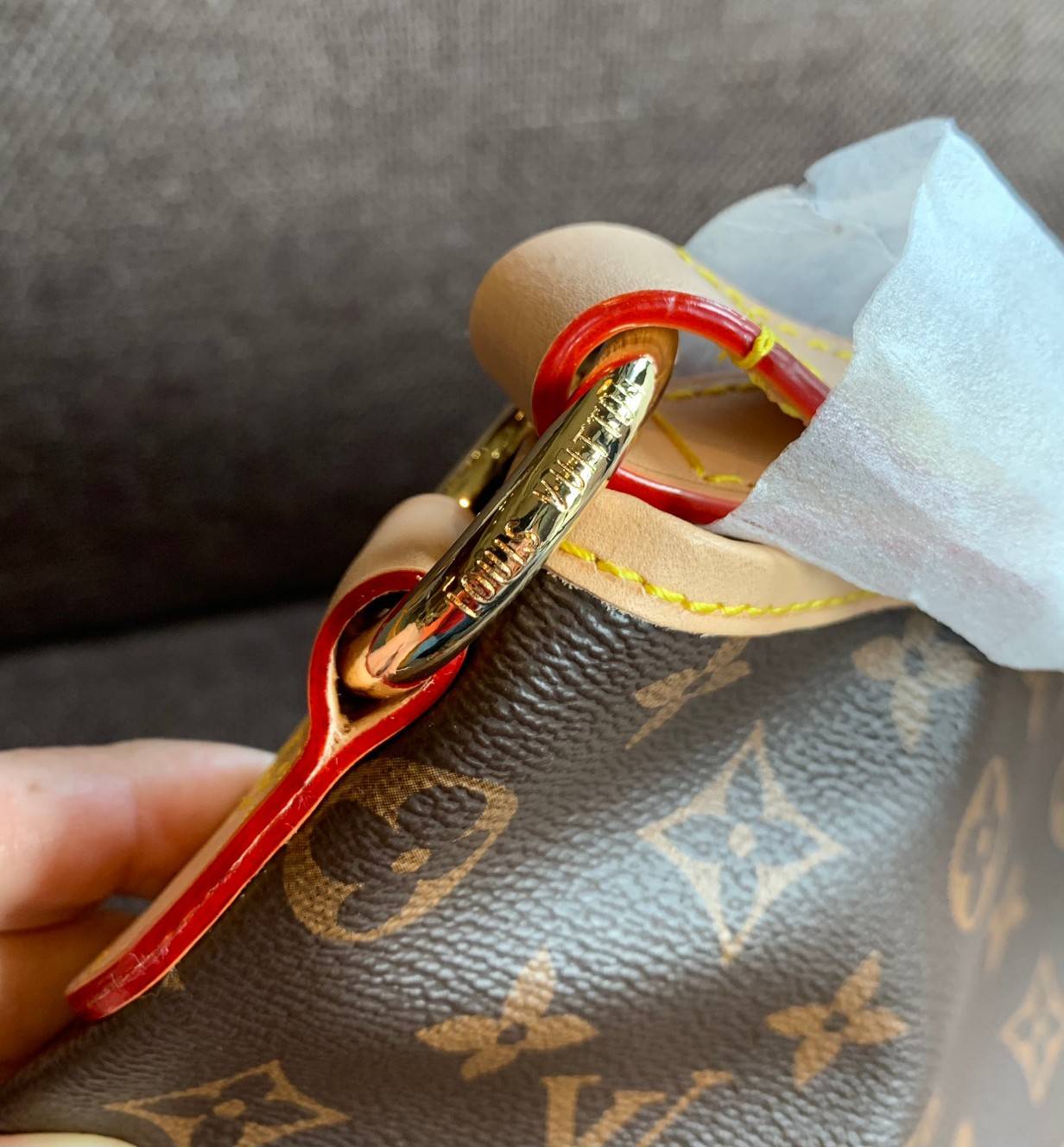 ชอบๆใบใหญ่ ใส่ได้เยอะจริงๆค่าา!! LOUIS VUITTON MONOGRAM DELIGHTFUL ((M)) ((PREMIUM GIFT LV)) พร้อมส่งค่ะสาวๆ กระเป๋าทรงสูง ใบใหญ่ หนังแกะสังเคราห์ นิ่มสวย ขอบหนังขัดสีธรรมชาติ((พื้นผิวจะมีสีดำๆ)) หูหิ้วปั้มโลโก้LV สวย