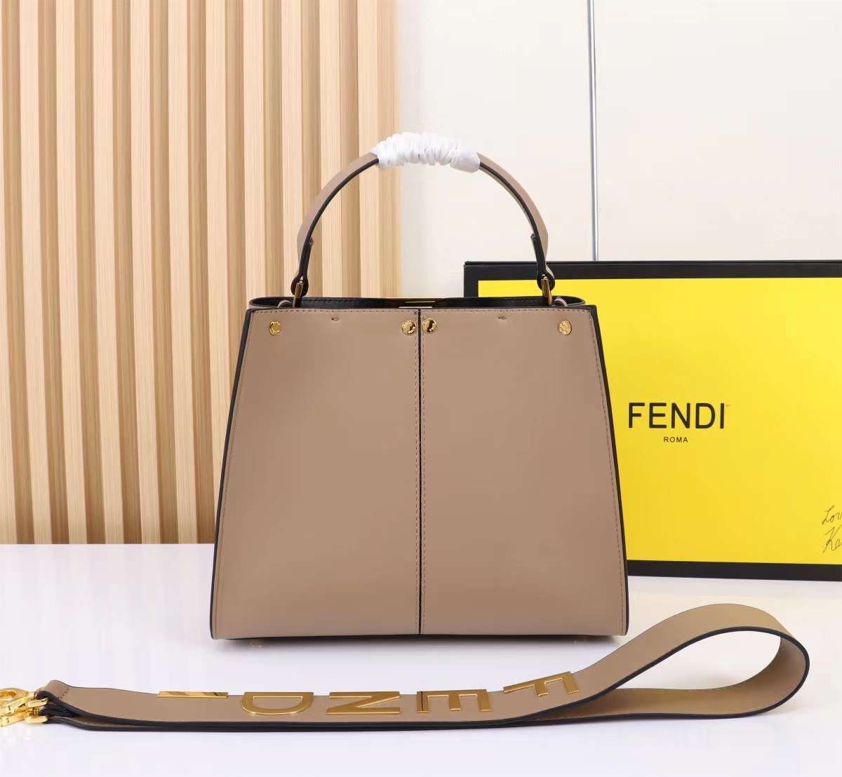 พร้อมส่ง 3 สี FENDI Peekaboo X-Lite Medium กระเป๋าสะพาย 🧡 เกรดออริจินอล 1:1 สลับแท้