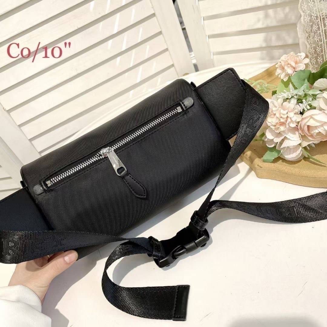 Burberry Vintage Belt Bag retro check กระเป๋าคาดอก/คาดเอวลายแบรนด์ งานมาใหม่ ผ้าแคนวาสสลับหนังอย่างดี ซิปหน้า น้ำหนักเบา ทรงสวย ใช้ทั้งผู้หญิง ผู้ชาย