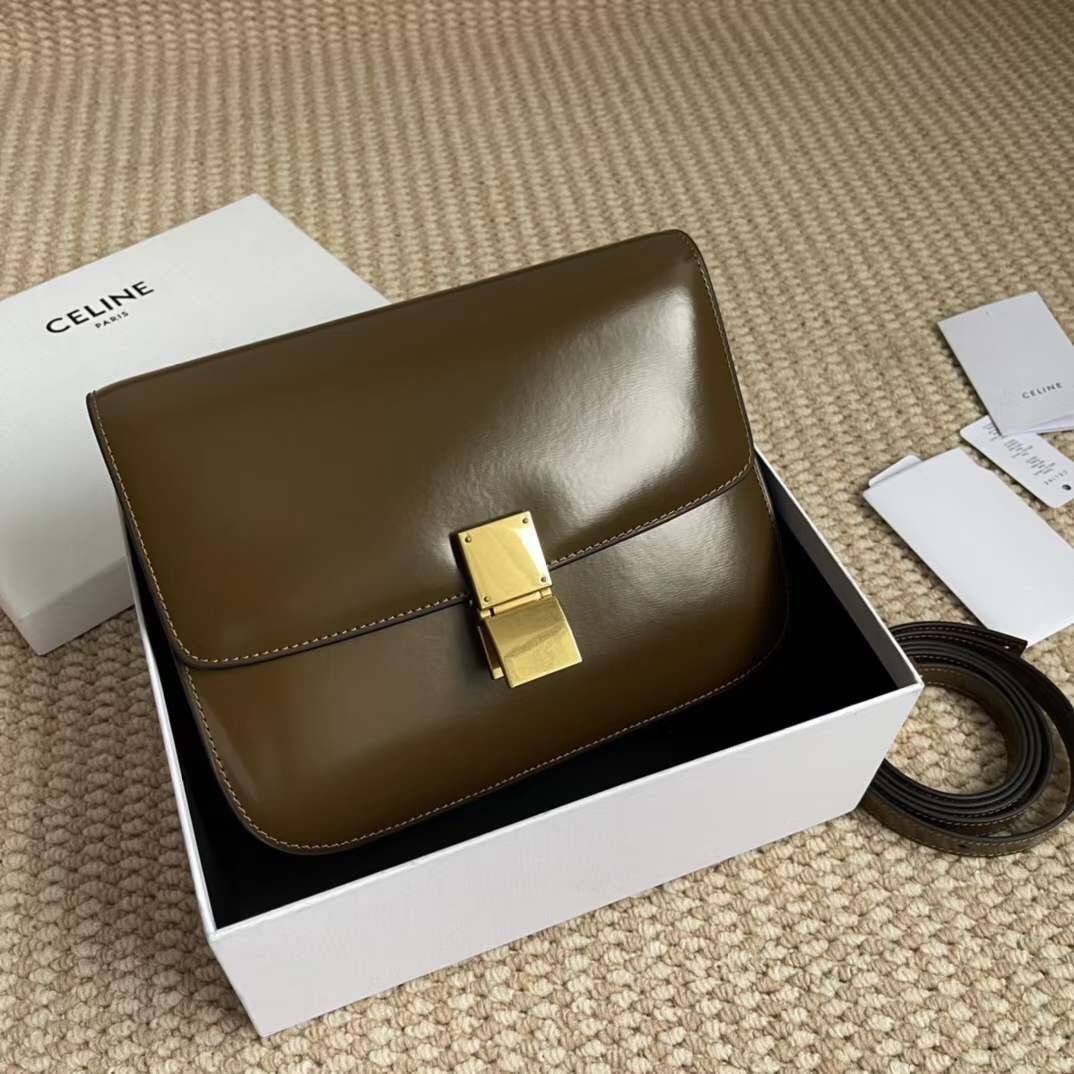 CELINE Medium Classic bag in box calfskin เกรดออริจินอล กระเป๋าสะพายแบรนด์เนมซีลีนหนังแท้ อะไหล่ทองหรู งานหนังเรียบ สวยหรู ด้านในเปิดด้วยบีบอะไหล่ทอง