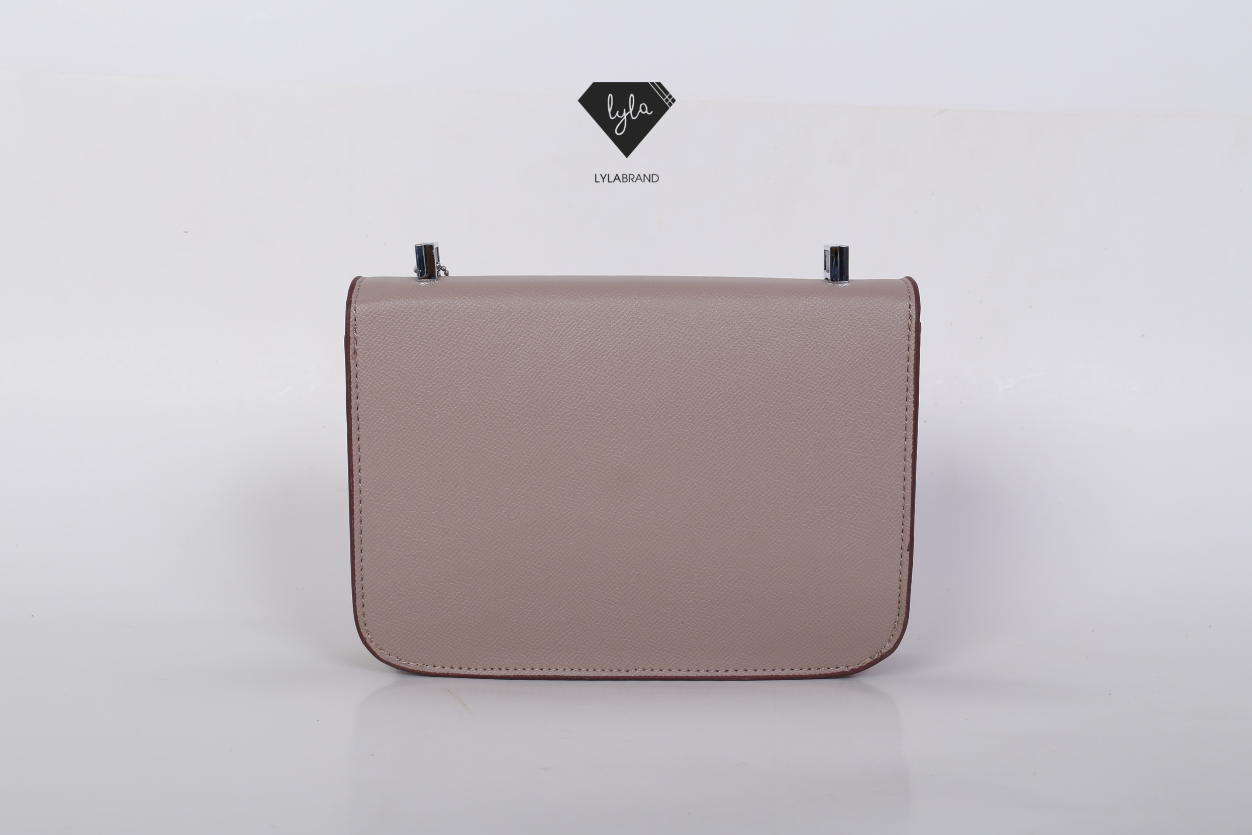 LYLABRAND🔔 Constance Size 23 Cm / Epsom ✨PU top premium นะคะ หนังดีเลอค่าน่าสอยมากกก บอกคำเดียวเลยว่าเด็ดสุด !! เหมือนหนังแท้เบอสุดค่ะคูณผู้หญิง ลูกค้าเก่าน่าจะทราบกันดีอยู่แล้วว่าคุณภาพของร้านนี้ต้องมาเป็นอันดับหนึ่งเท่านั้น อิอิ มีสายยาวส