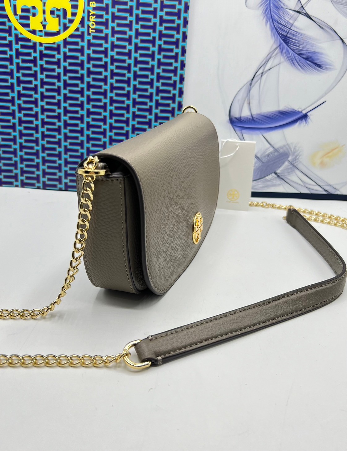 TORY BURCH Chelsea Pebbled Crossbody Bag กระเป๋าสะพายเรียบหรู เกรดออริ สลับแท้ 1:1 ใช้งานต่างประเทศได้