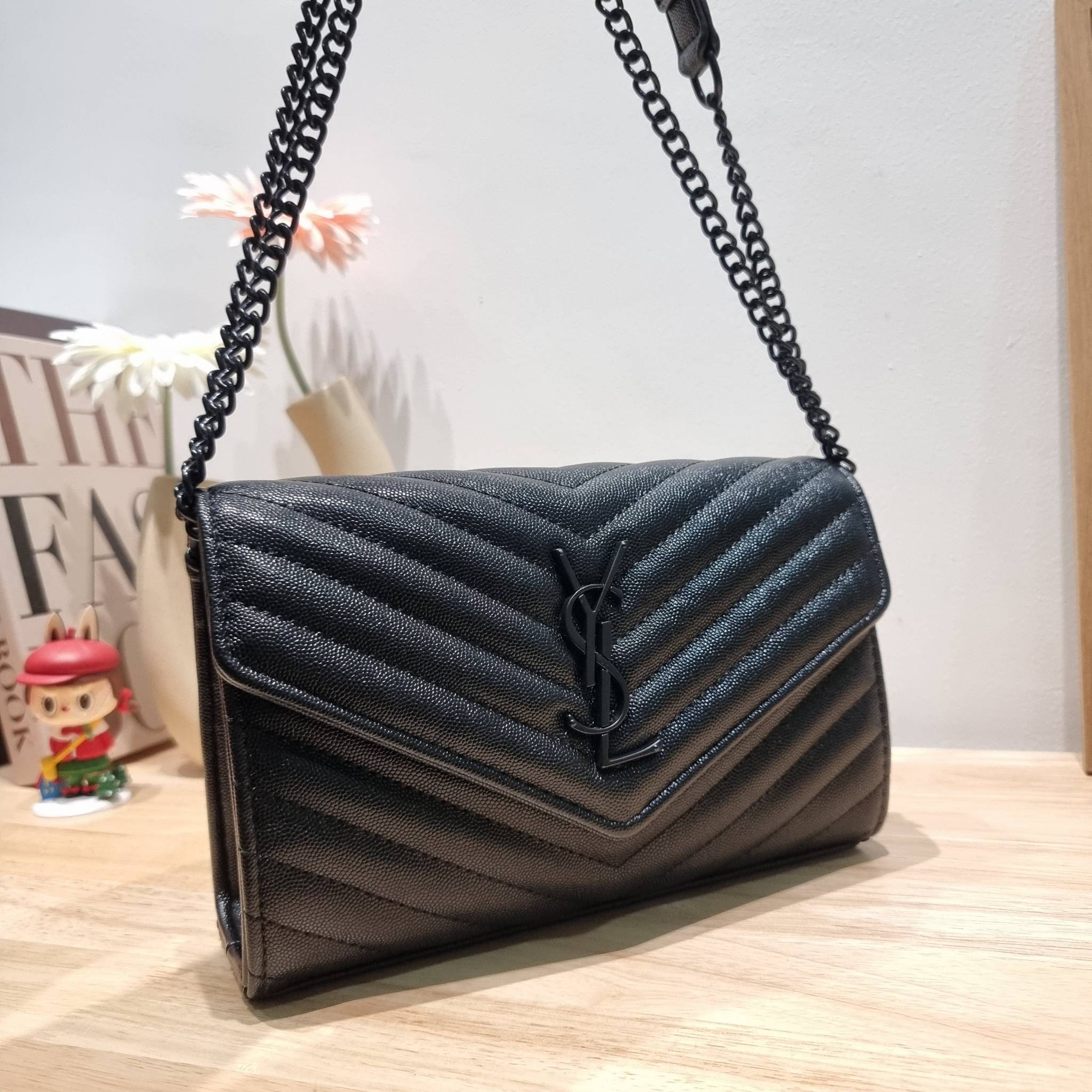 YSL WOC 9 ไม่เคยผิดหวังจริงๆ!! กับรุ่นที่สาวๆรู้กัน Yves Saint laurent clutch bag with chain กระเป๋าสะพายทรง woc สุดฮอต ดีไซน์เรียบหรู