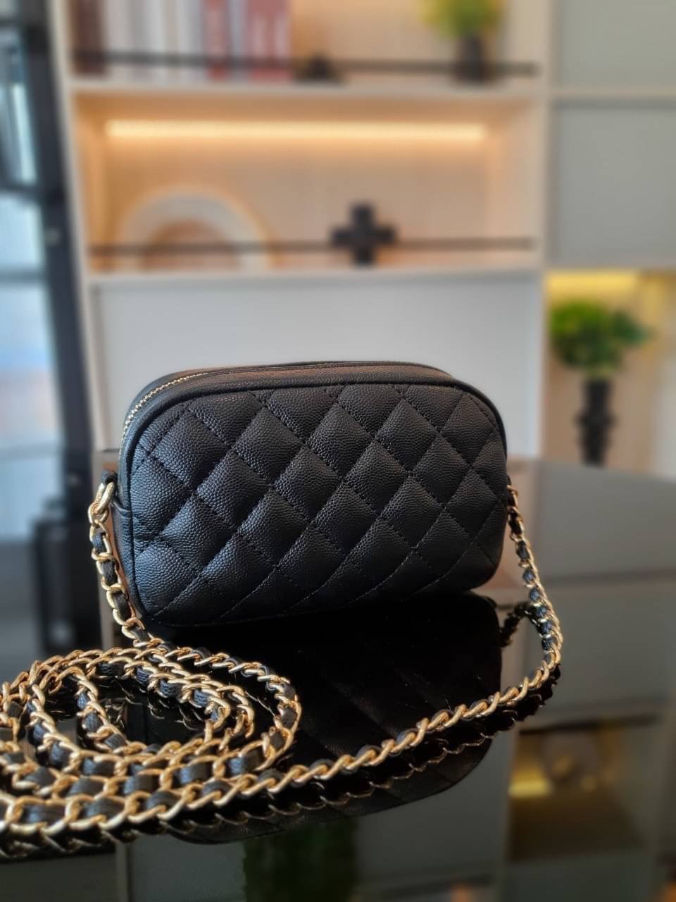 Chanel Camera Bag / CHANEL VIP CROSSBODY CHAIN BAG กระเป๋าทรงสะพายข้าง ที่กำลังมาแรงมาในตอนนี้ ตัวกระเป๋าเป็นกระเป๋าสตางค์หนังพียูพรีเมี่ยมลายคาเวียร์ อะไหล่ทองทั้งใบ