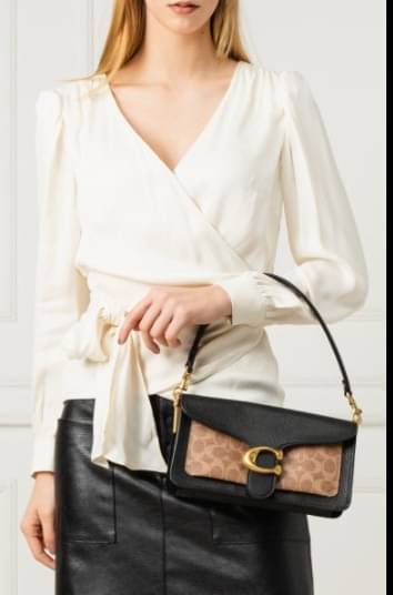 COACH TABBY SHOULDER BAG 26 พร้อมส่งที่ไทยอีกครั้งค่ะ!! กระเป๋าหิ้ว//คล้องไหล่//สะพายข้างได้ สุดคุ้ม! หนังแท้เรียบคลาสสิคเพิ่มความหรูเข้ามาค่ะ ด้านหน้ามีอะไหล่แบรนด์ตัวใหญ่โดดเด่น เปิดปิดกระเป๋าแบบกระดุมแม่เหล็ก ภายในมีช่องหลักใส่ของ2ช่อง;สามารถใส่กระเป๋า