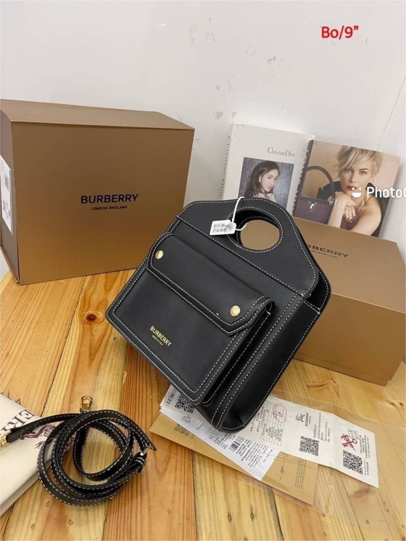 BURBERRY POCKET TOTE HANDBAG / BURBERRY FRAGRANCES CROSSBODY BAG ดีไซน์สวยหรูอยู่ทรง