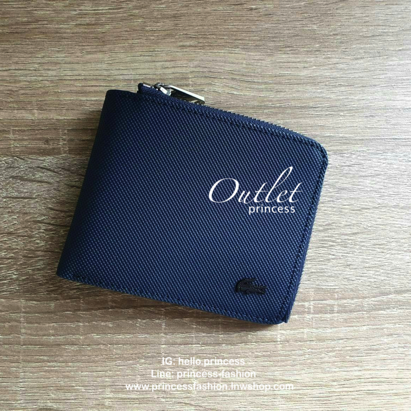 LACOSTE WALLET กระเป๋าสตางค์แบบพับ2ตอนสำหรับผู้ชาย มีช่องใส่บัตร ใส่ธนบัตรแยกเป็นสัดส่วน มีลูกเล่นช่องซิปใส่เหรียญดูเท่ห์ไม่ซ้ำแบบใคร ไม่ว่าจะใช้เองหรือเป็นของขวัญก็สุดคุ้ม