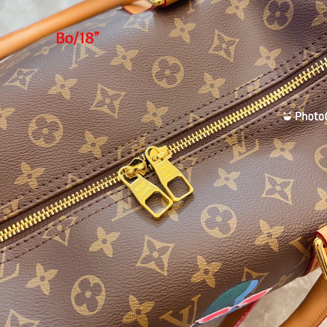 LV Keepall Bandouliere 45 / LV Travel Bag พร้อมส่ง กระเป๋าเดินทางสุดคลาสสิค ไอเท็มที่จะทำให้การเดินทางไม่ธรรมดาอีกต่อไป ด้วยดีเทลความเป็นเอกลักษณ์
