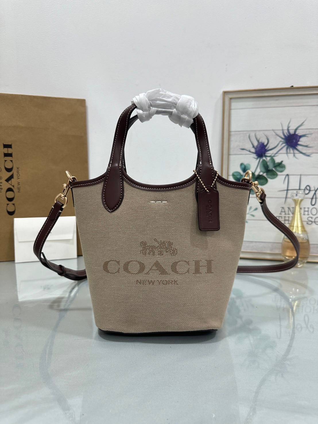 พร้อมส่ง 5 สี COACH HANNA BUCKET BAG กระเป๋าถือ/สะพายข้างทรงบักเก็ตรุ่นใหม่ดีไซน์เก๋น่ารัก เกรดท็อปออริ เกรดดีสุด สลับแท้ 1:1