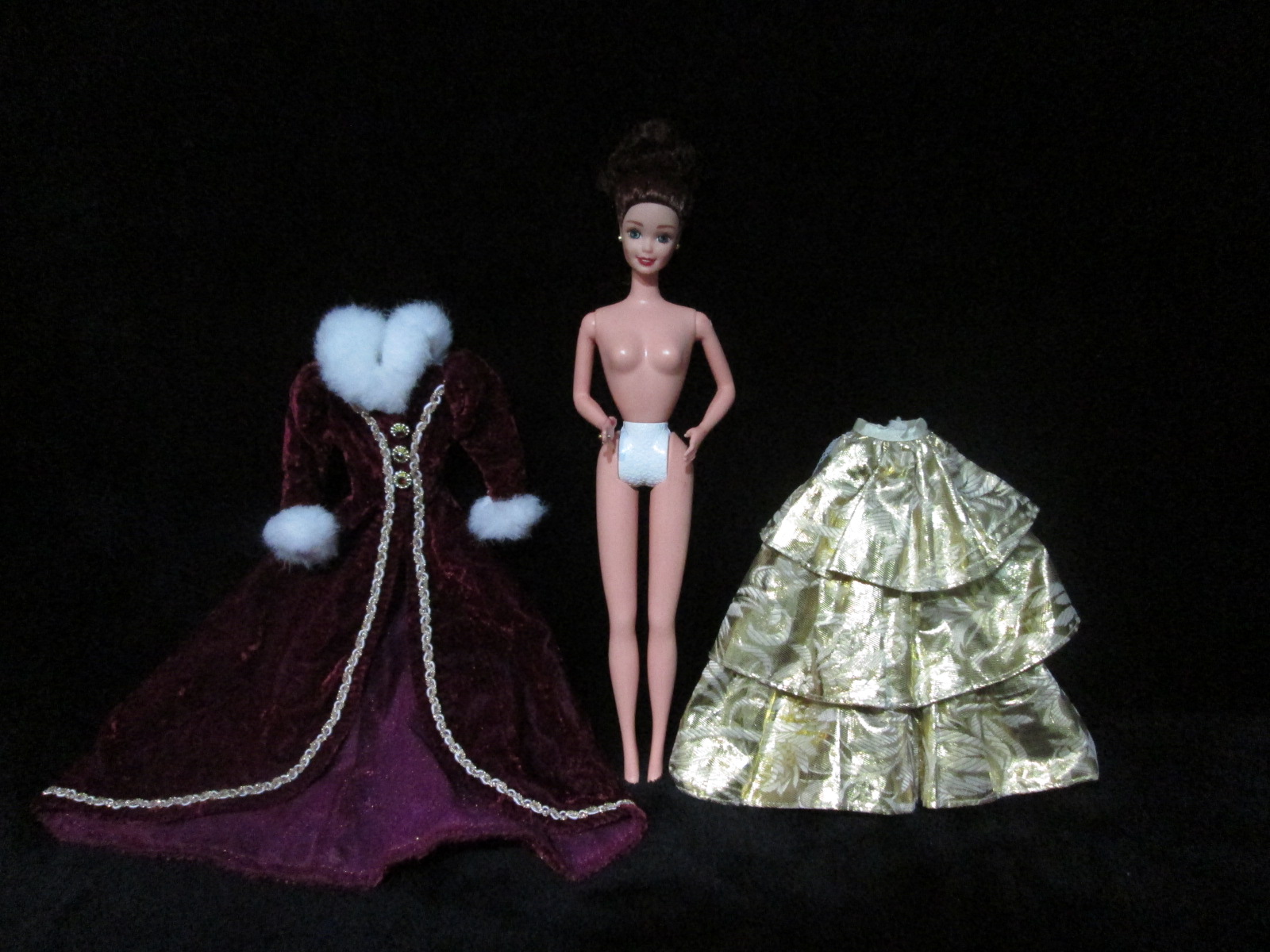 Barbie Holiday Vintage from 1996 ตุ๊กตาบาร์บี้แท้มือสองสภาพดี