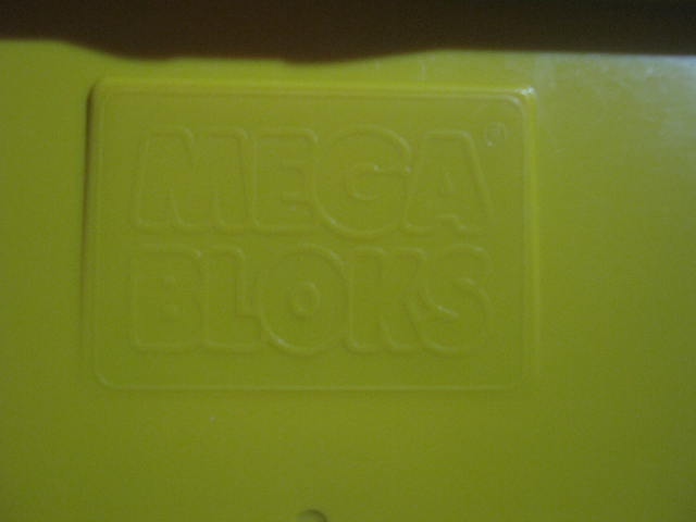 Mega Bloks Minibloks Bucket (150 pcs) ของเล่นมือสอง สภาพใหม่มากค่ะ ลูกสาวเล่นเองค่ะ