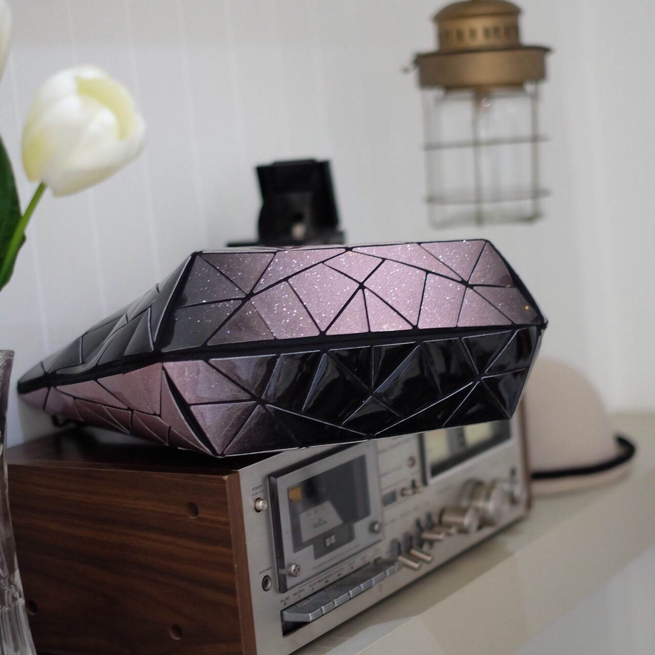 ใหม่ ล่าสุด Mix shade colors !! Tone สี Limited พิเศษที่ สวยไม่ซ้ำใคร แถมยังลาย หายาก ❤️ปรับทรงได้ 2 แบบ น่ารักมาก ค่า ( เนื่องจากสีเฟด ดังนั้นแต่ละใบลายสีอาจจะมีความแตกต่างกัน ) แต่ยังคงสวย แน่นอนค่า 👉🏻👉🏻กระเป๋า จาก