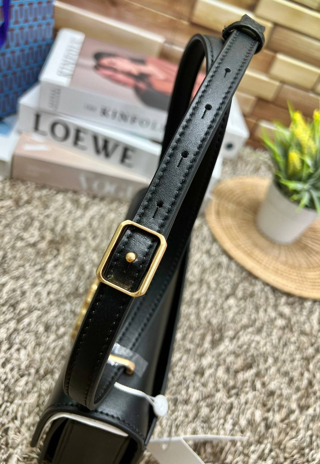 TORY BURCH ELEANOR CONVERTIBLE SHOULDER BAG ((89644)) รุ่นใหม่ สวยตามคนดังเซเลบกันเลยค่า! พร้อมส่ง ห้ามพลาดก่อนหมด ต้องมีติดตัวสักใบค่า กระเป๋าหิ้ว//คล้องไหล่ หรือสะพายข้างได้ หนังแท้เรียบ ผิวลื่น หรูมากๆสำหรับรุ่นนี้ เปิด-ปิดกระเป๋าแบบแม่เหล็กโลโก้แบรนด์