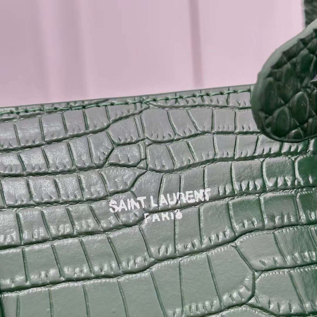 YSL TOTE BAG / SAC DE JOUR BABY IN CROCODILE LEATHER กระเป๋าสะพายทรงโท้ท หนังลายจระเข้สวยหรู จุของได้เยอะ เกรดออริ 1:1 เทียบแท้ ภาพถ่ายจากงานขายจริง ใช้งานต่างประเทศได้
