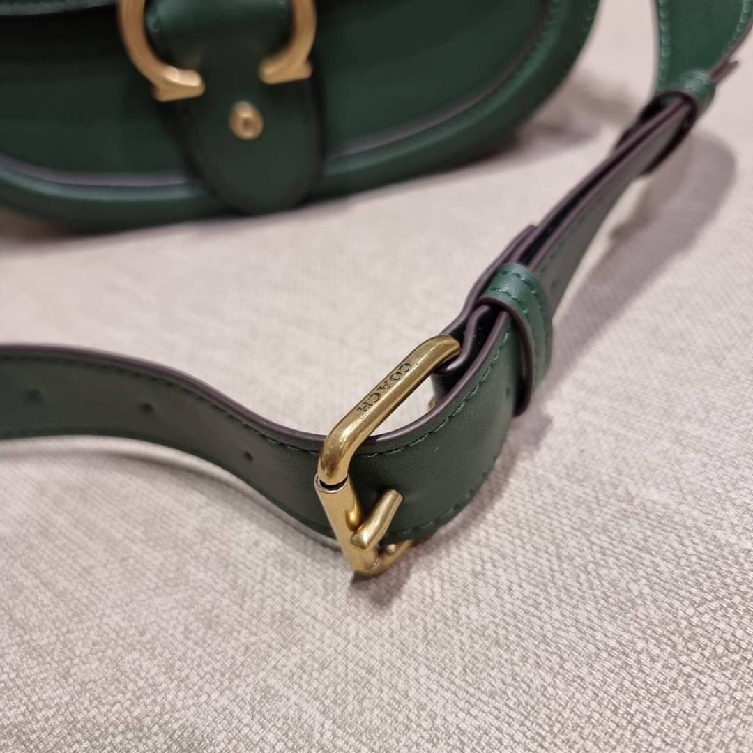 COACH C0749 BEAT SADDLE BAG The best item! ที่สาวๆรอคอย! ฮอตไฟลุก! สีหายาก ละมุนคุณหนู คอลเลคชั่นใหม่ ดีไซน์หรูหรา พิเศษมากๆมาพร้อมสายสะพาย 2 เส้น ใช้คู่กันหรือแยกสะพายก็สวยครบสูตร กระเป๋าสะพายทรง saddle คลาสสิค วัสดุหนัง glove-tanned ทนทาน เปิด-ปิดด้วยกร