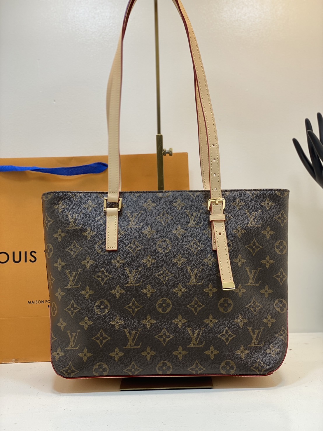 LV Piano handbag Monogram Canvas / LV Tote Bag Classic for the Fall-Winter 2024 collection กระเป๋าทรงโท้ทรุ่นใหม่แบรนด์หรู สวยโดดเด่นทันสมัยตลอดกาล เกรดออริ เทียบแท้ 1:1 ใช้งานต่างประเทศได้