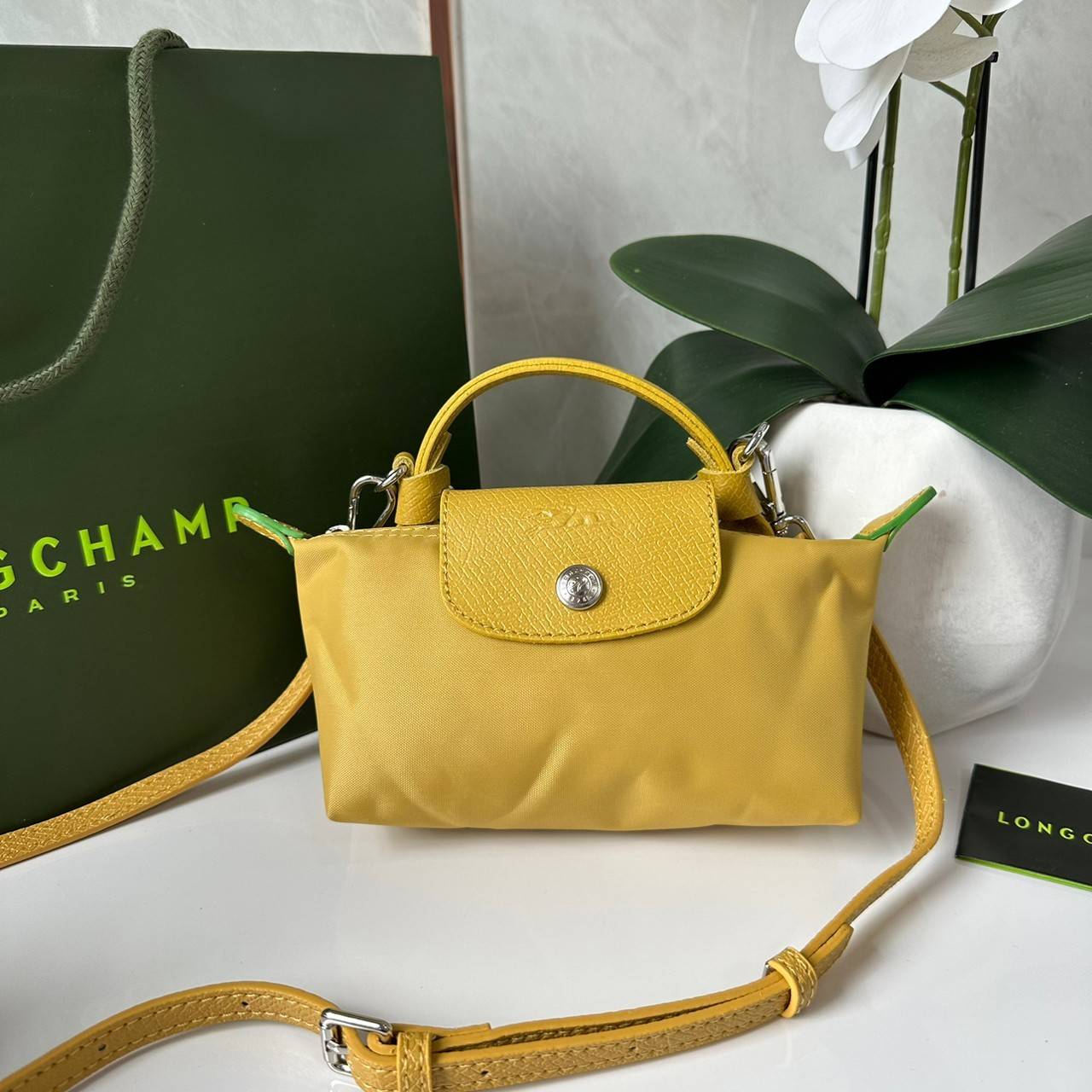 LONGCHAMP LE PLIAGE ORIGINAL Pouch with handle กระเป๋าใบเล็กขนาดกระทัดเหมาะกับใส่ของจำเป็นจุกจิก