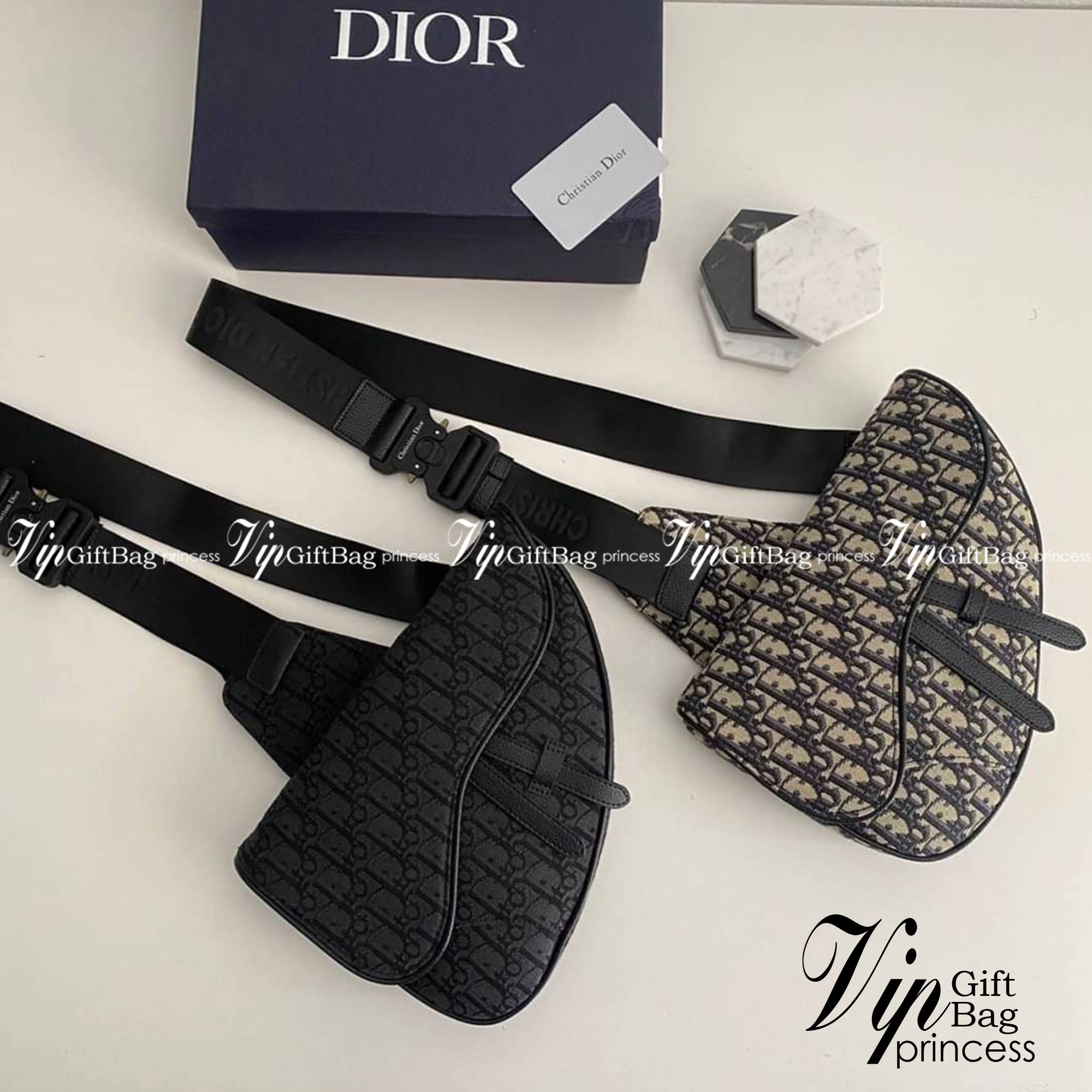 Dior Saddle Crossbody Bag Oblique / Dior Belt Bag เกรดใช้งานสลับของแท้ เกรดออริจินอล พร้อมส่ง กระเป๋าสะพายข้างสุดเท่แบรนด์ดัง สายปรับขนาดได้ตามต้องการ คุณภาพดี ทนต่อการใช้งาน ใส่ของไก้เยอะจุใจ ภาพสินค้าถ่ายจากงานขายจริง ใช้งานต่างประเทศได้