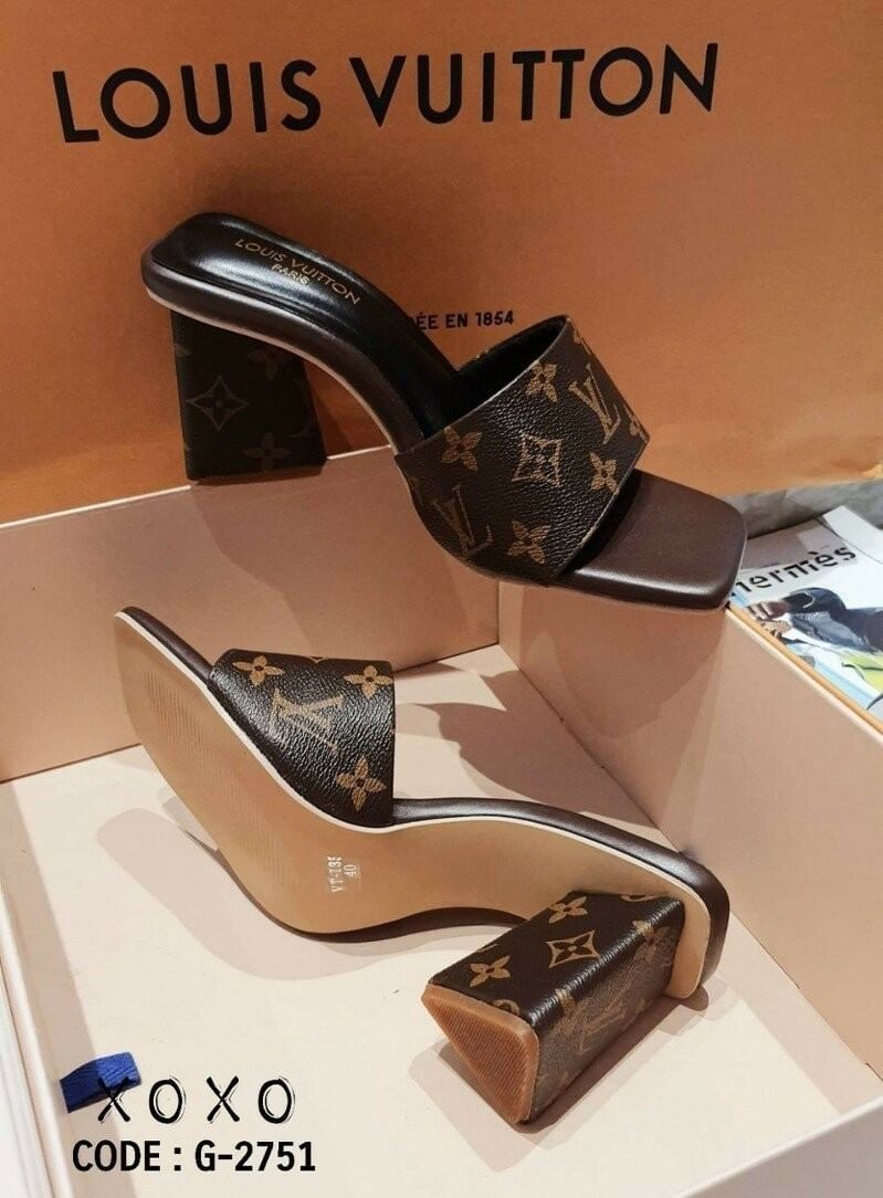 Louis Vuitton Thick Low Heel Shoes งานสวม LV สวย หรู ส้นสามเหลี่ยม เก๋ๆ สวมใส่ง่ายใช้งานไม่เมื่อย แมทส์ชุเง่าย น้ำหนักเบา