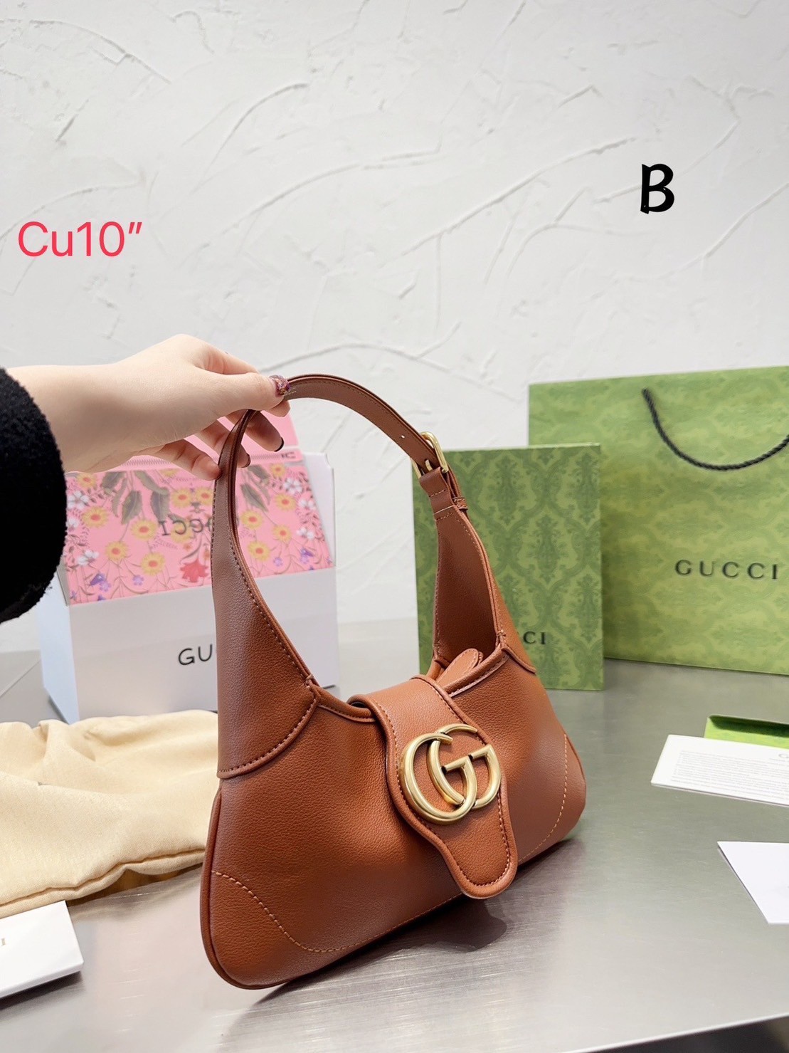 GUCCI Aphrodite small shoulder bag / GG shoulder bag / GUCCI BAG พร้อมส่ง 4 สี กระเป๋าสะพายไหล่ โดดเด่นด้วยโลโก้ใหญ่อะไหล่ทอง งานหนังเต็มใบ ผสานดีไซน์ของความคลาสสิคได้อย่างลงตัว