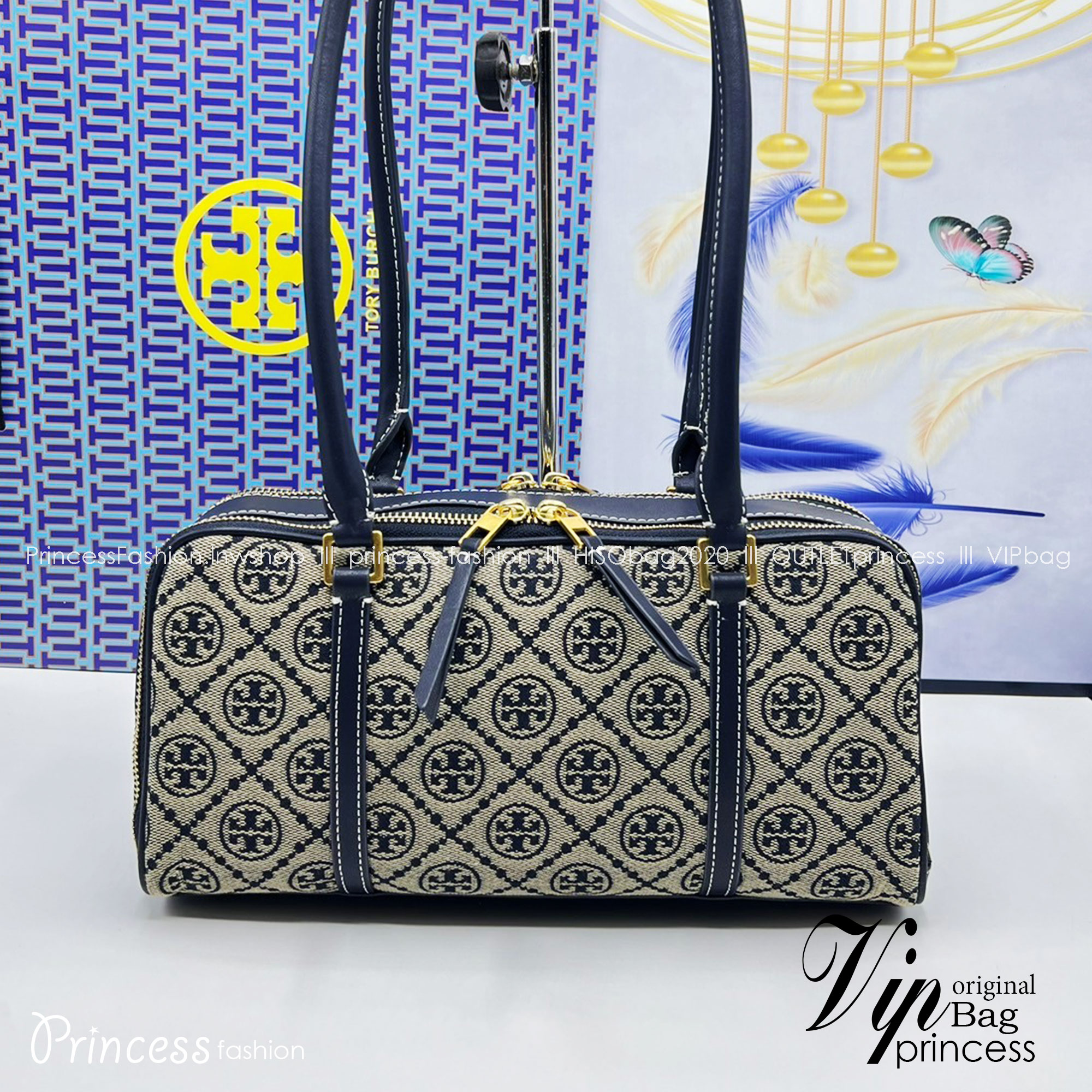 TORY BURCH Small T Monogram Marshmallow Satchel / Tory Burch tote handbag พร้อมส่ง 2 สี ใหม่ล่าสุด กระเป๋าสะพายไหล่ดีไซน์สุดทันสมัย ตัดเย็บสวยงาม ผ้า jacquard ตัดหนัง เปิด-ปิดแบบซิป มีช่องแบ่ง 2 ช่อง มีซิปลับด้านใน ใส่ของได้เยอะมากๆ ค่ะ