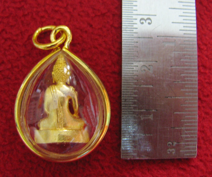 สินค้าหมดค่ะ จี้หลวงพ่อทันใจองค์เล็กเนื้อทองเหลืองเลี่ยมทองไมครอนพร้อมใบคาถาค่ะ