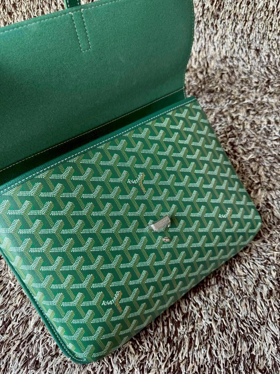 ORI หนังแท้ | Goyard Coursier Messenger bag กระเป๋าทรงแมสเซ็นเจอร์ดีไซน์ใหม่เพรียวบาง น้ําหนักเบากะทัดรัด ภายในมีช่องหลักขนาดใหญ่และกระเป๋า มีช่องด้านหลังสําหรับจัดเก็บสิ่งจําเป็นในชีวิตประจําวัน