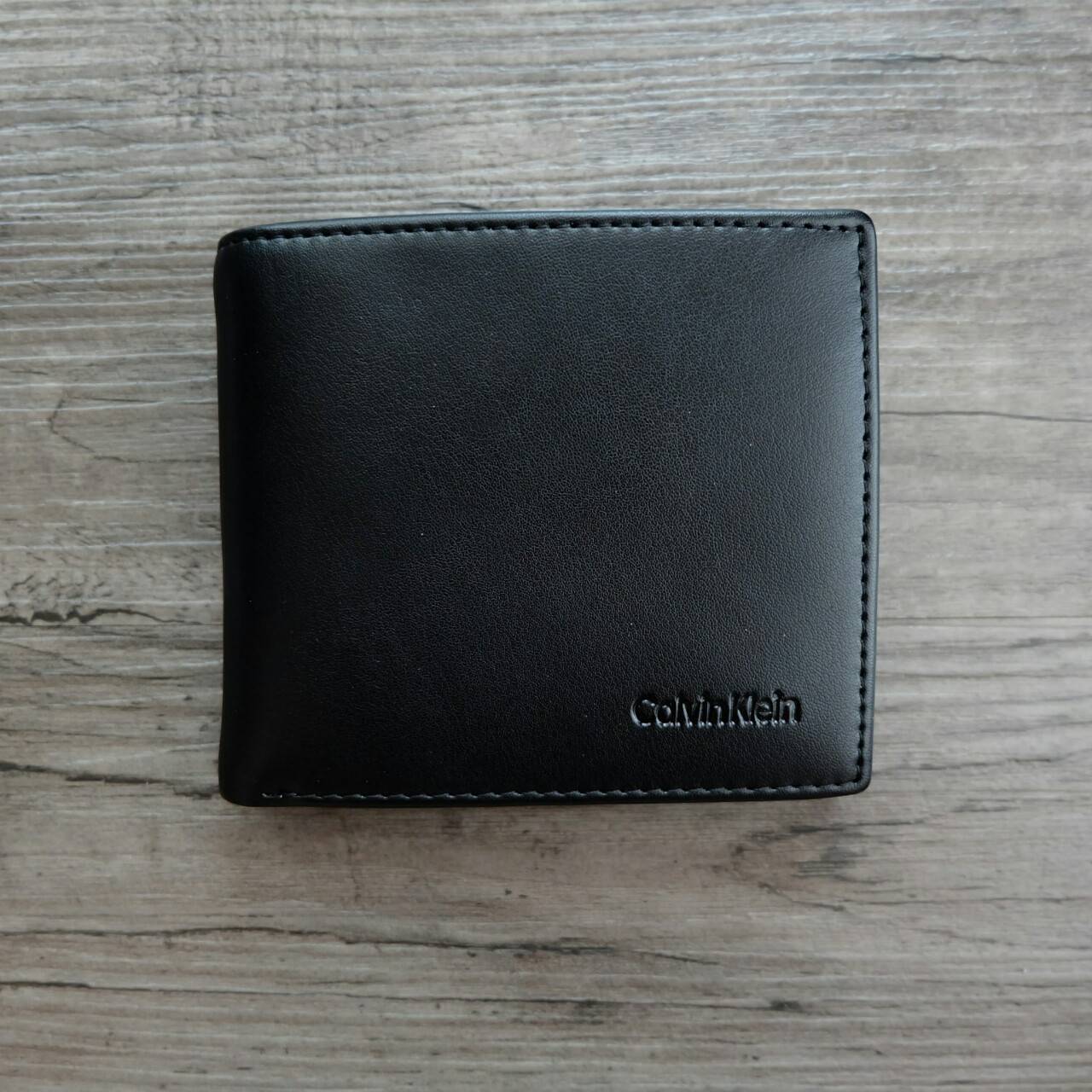 Calvin Klein Leather Bookfold with Key Fob Set กระเป๋าสตางค์ใบสั้น Set สุดคุ้มมอบให้เป็นของขวัญ หรือใช้เองก็แนะนำค่ะ