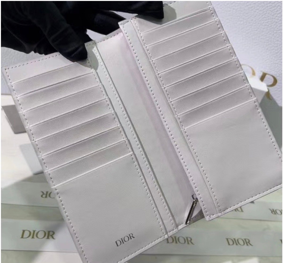 DIOR Vertical Long Wallet Dior CD Diamond Canvas กระเป๋าสตางค์ใบยาว พร้อมส่งที่ไทย ภาพสินค้าถ่ายจากงานขายจริง ใช้งานต่างประเทศได้