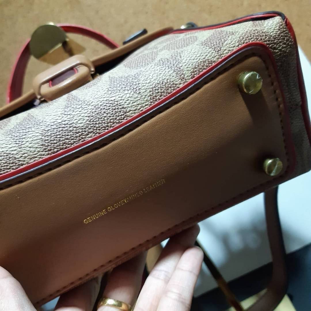 COACH COURIER CARRYALL 23 IN COLORBLOCK SIGNATURE CANVAS พร้อมส่ง 7 แบบ พร้อมส่ง ลุคดูไฮสุดๆค่ะ! กระเป๋าสะพายหนังหรูหราและคลาสสิค หนังแท้ชั้นดีที่สุด น้ำหนักเบา หนังสวยมากก สัมผัสแล้วหลงรักแน่นอนจ้าา😘