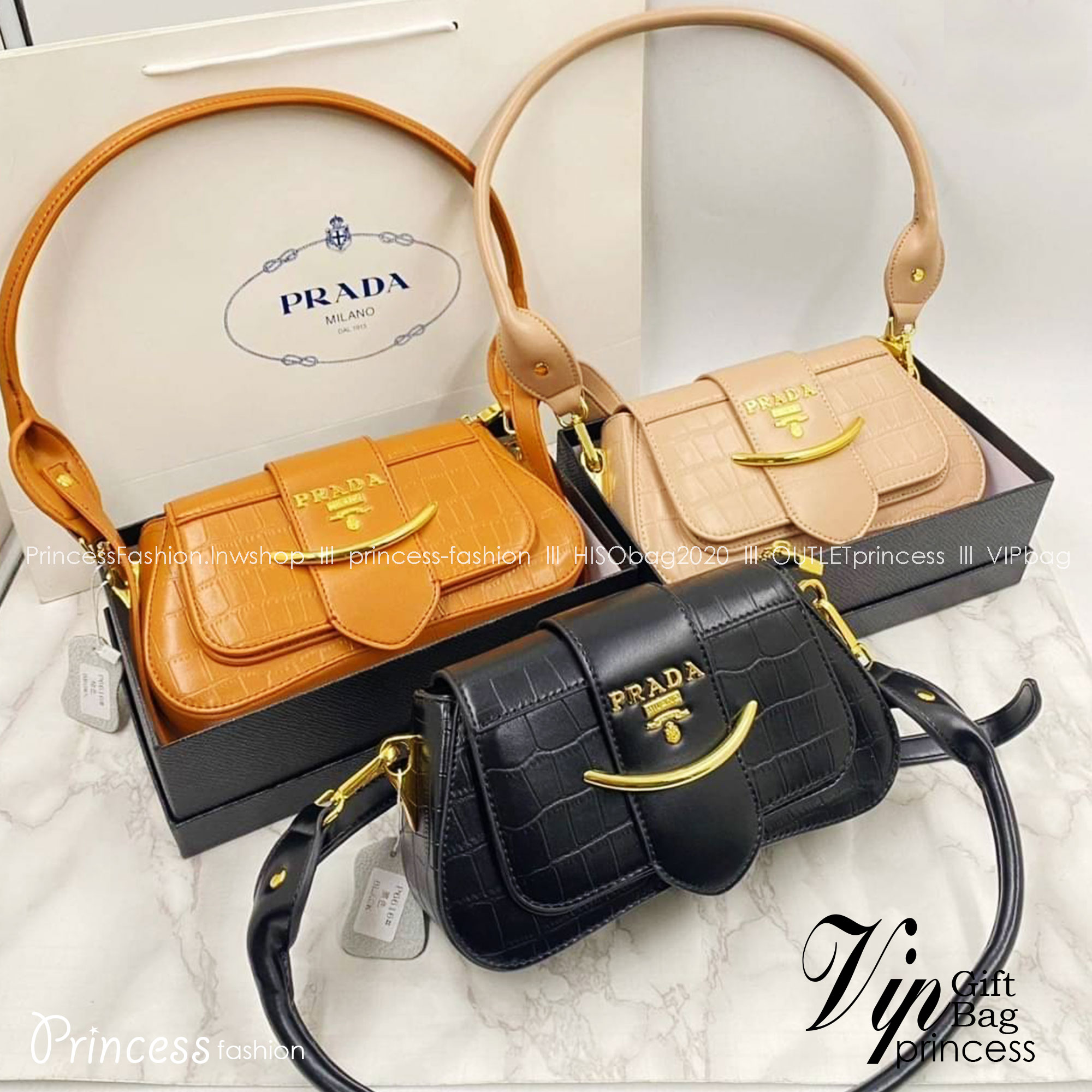 PRADA Saffiano Leather Sidonie Bag กระเป๋าสะพายไหล่ ดีไซน์วินเทจย้อนยุค สวยคมชัด คลาสสิคใช้ได้ทุกลุค ขนาดกำลังสวย มีสายสะพายยาว croosbody ปรับเปลี่ยนใช้ได้ตามสไตล์ ใบนี้คุ้มค่ามากๆ ใบจริงคือสวยเกินเบอร์