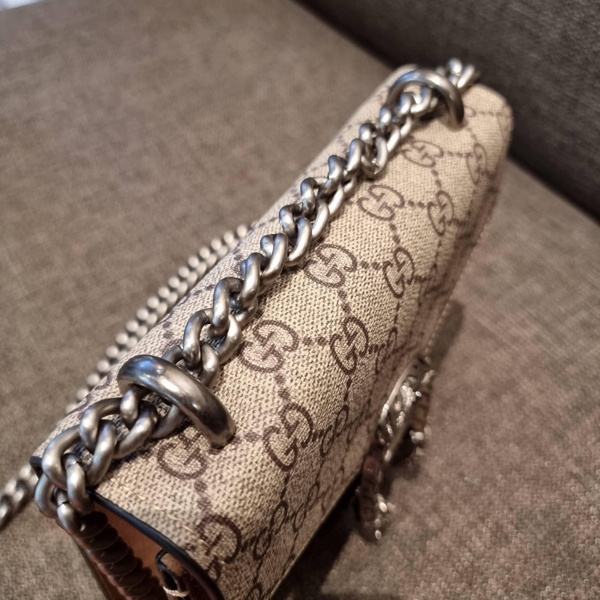 Gucci Mini Dionysus GG Shoulder Bag น้องมินิ ไซส์เล็กสุดเลิศ จัดให้แล้วจ้า!! ฮอตสุดไม่มีใครเกิน สวยจริงไม่ทิพย์!! GC CROSSBODY BAG WITH GWP สุดคุ้มกับกระเป๋าสะพายรุ่นที่สาวๆต้องไม่พลาด!! ดึงดูดและสะกดสายตาด้วยอะไหล่ดีเทลหรูรูปหัวสิงโต วัสดุหนังแคนวาส ทนทา