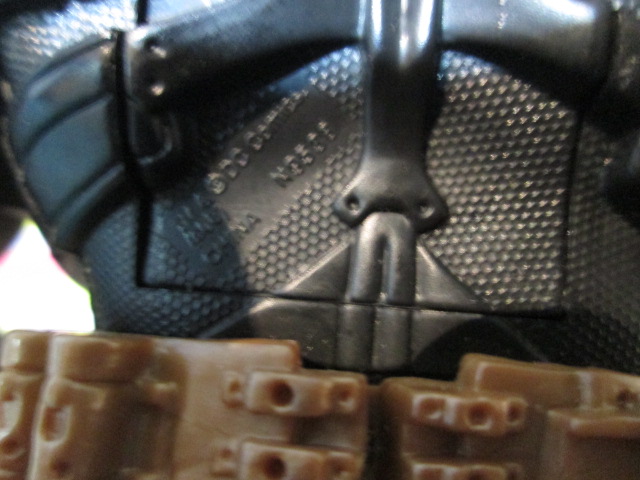 DC Batman The Dark Knight 11 Inch Tall Action Figure ของเล่นมือสองสภาพดีมากค่ะ