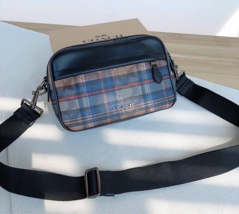 Coach Graham Crossbody NEW ITEM กระเป๋าสะพายลายสุดชิค crossbody