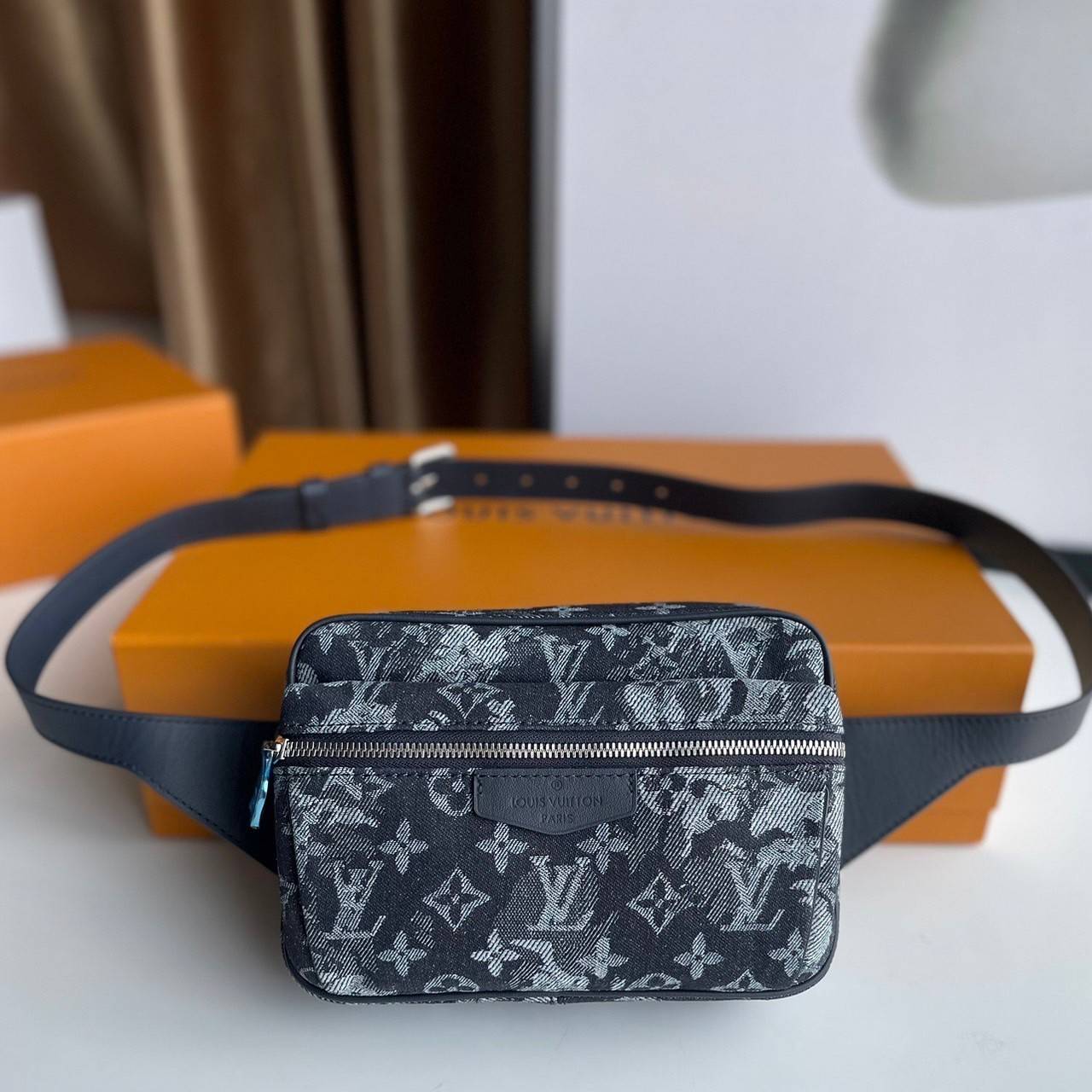 LV Outdoor Bumbag Denim Monogram Waist Bag / LV Belt Bag เกรดเทพออริจินอล 1:1 ใช้งานต่างประเทศได้ พร้อมส่งที่ไทย