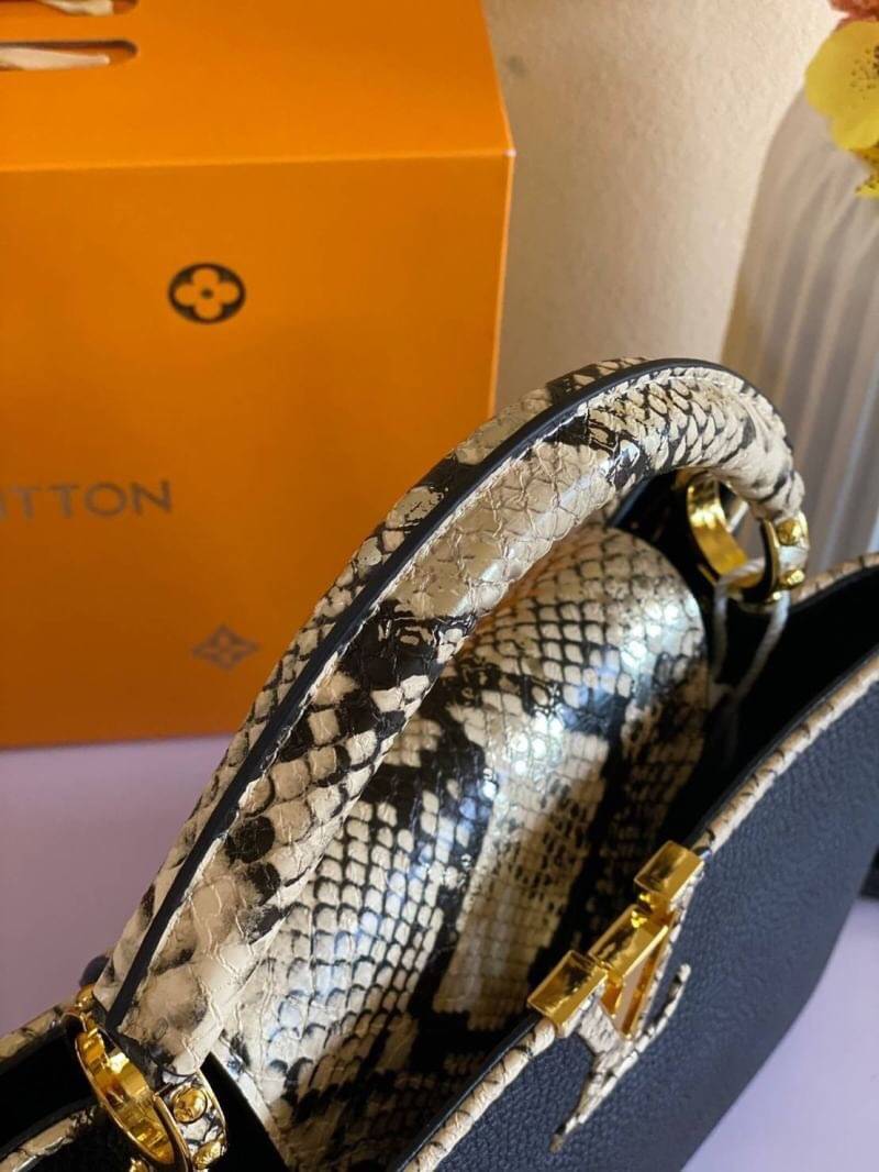VIP GIFT 】Limited Edition Louis Vuitton Capucines Snake Leather