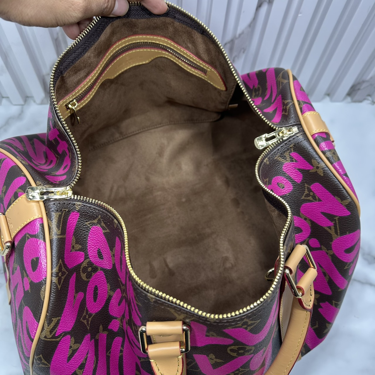 ORI หนังแท้ | LV Stephen Sprouse Graffiti Keepall 42cm กระเป๋าสะพายทรงคีฟออลใบใหญ่ ลวดลายตัวอักษรกราฟฟิกเต็มใบ