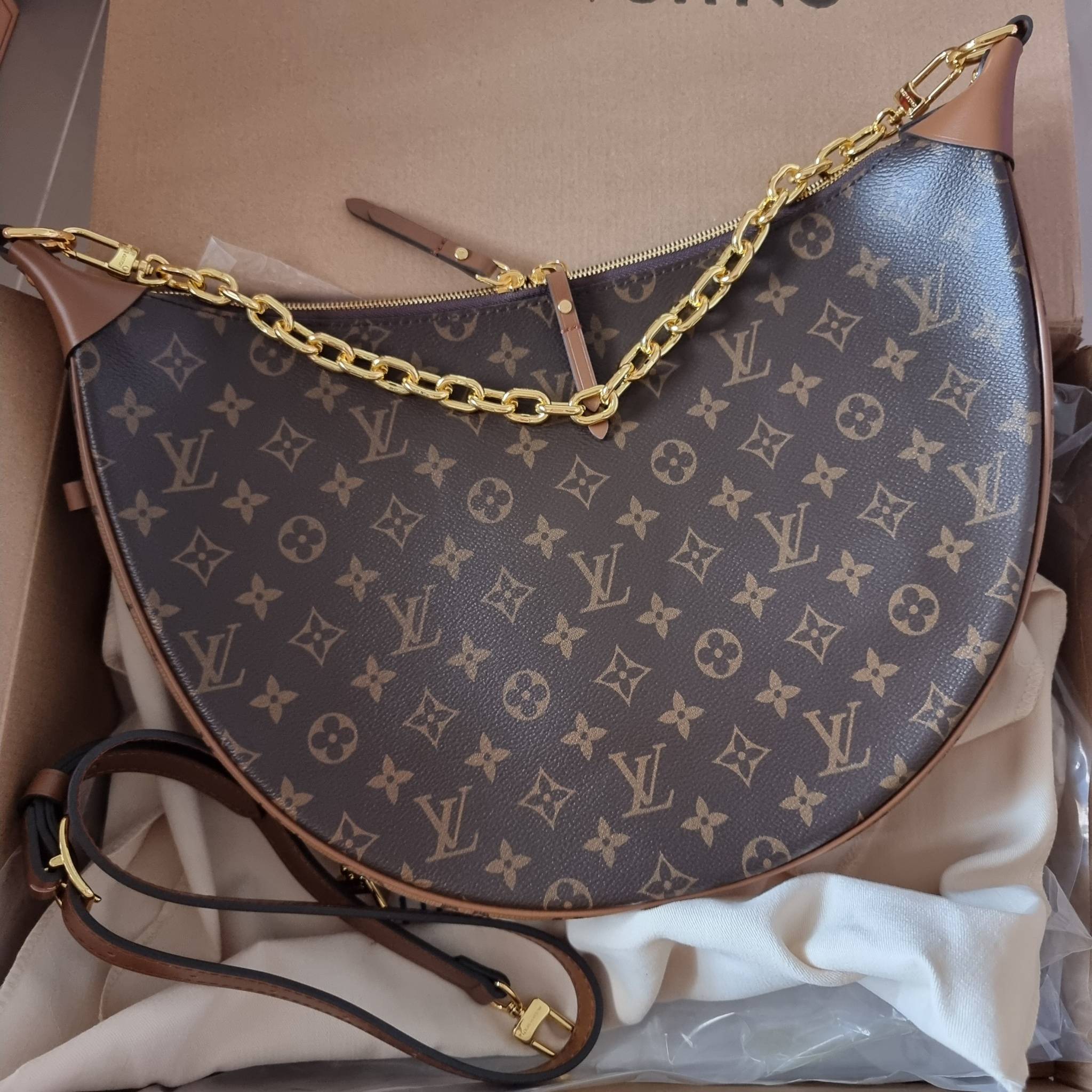 LV loop hobo bag / LV boulogne moon shoulder bag สุดยอดเดอะเบสท์ไอเท็ม กับขนาดใหม่ ใหญ่จุๆ กับกระเป๋าสะพายทรงบาแกตต์ สวยหรู