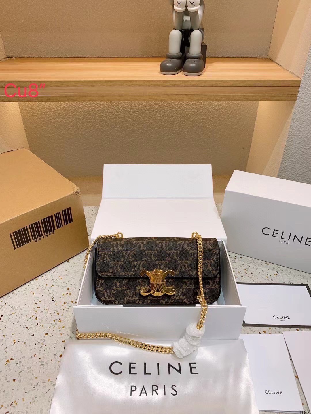 CELINE CHAIN SHOULDER BAG CLAUDE IN SHINY CALFSKIN / CELINE MINI TRIOMPHE BAG กระเป๋าสะพายกึ่งคลัทช์ สายโซ่สีทองสะพายไหล่ พกพาง่าย พร้อมเสิร์ฟครบ box set ในราคาสุดคุ้ม ของมันต้องมีน้า