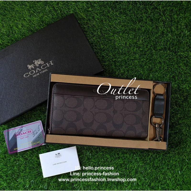 COACH FACTORY OUTLET LONG WALLET Best seller! กระเป๋าสตางค์ใบยาวซิป วัสดุหนัง ลาย Signature Brand สวยหรู เปิดปิดด้วยซิป หัวซิปแบรนด์ ภายในมีช่องใส่บัตร ธนบัตร และช่องซิปใส่เหรียญค่ะ