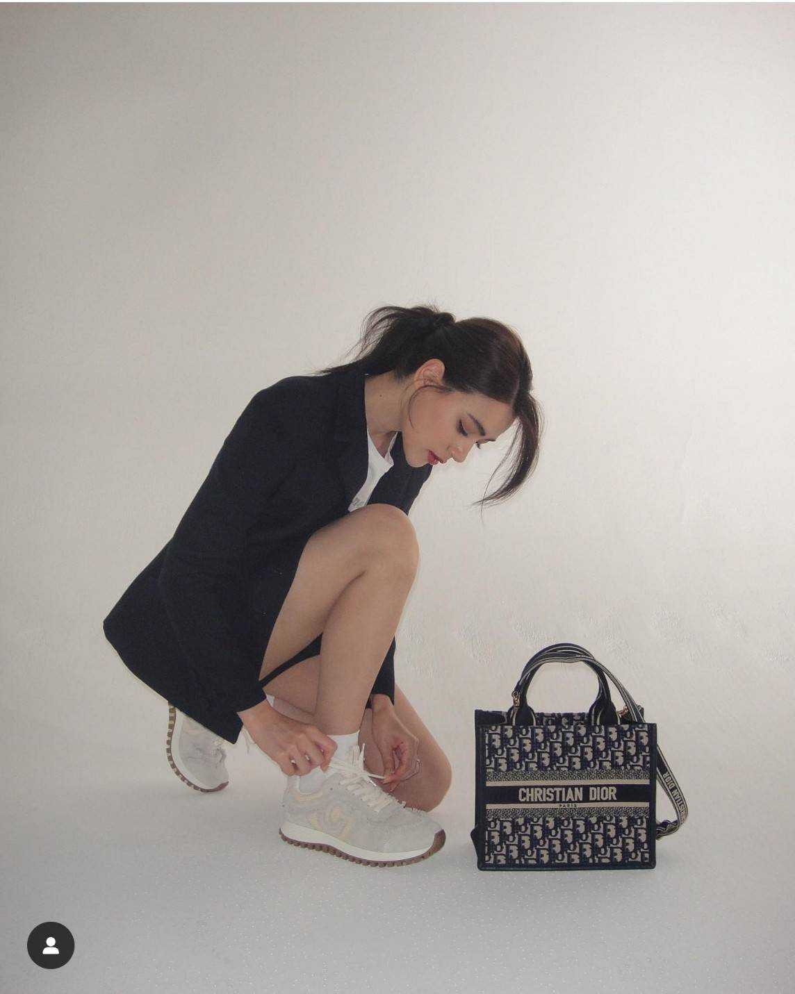 Dior small book tote bag กระเป๋าทรงโท้ทสุดฮิต ไซส์เล็ก ดีไซน์ใหม่ล่าสุด ที่มีทั้งความละมุนและหรูหรา เกรดออริ 1:1 ใช้งานต่างประเทศได้