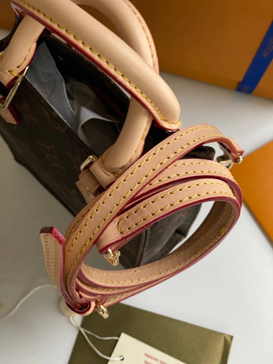 VIP GIFT 】หนังแท้ Louis Vuitton Petit Sac Plat