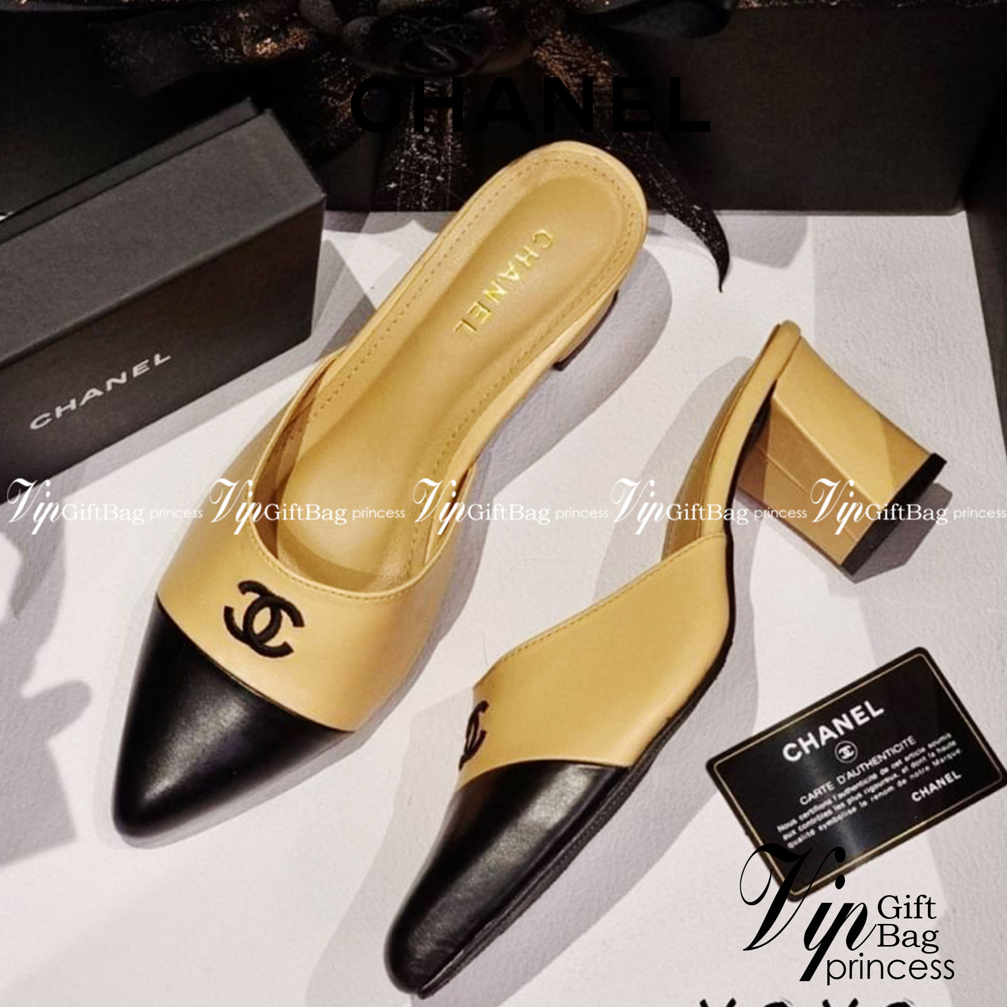 Chanel Two-Tone Shoes รองเท้างานสวม สี 2 tone หน้าวี ทรงสวม เปิดส้น ด้นหน้างานปักโลโก้แบรนด์ วัสดุหนัง PU ส้นแท่ง ใส่เดินสบาย รุ่นที่สาวๆ รอคอย งานมาเติมแล้ว ของหมดไวมากกก รีบหน่อยน้าา ^^