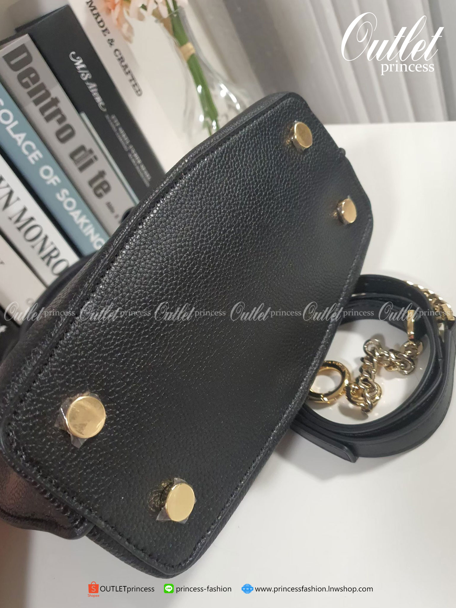 ของแท้ 100% NEW COLLECTION!! MICHAEL KORS GENIE LEATHER BAG สีดำ