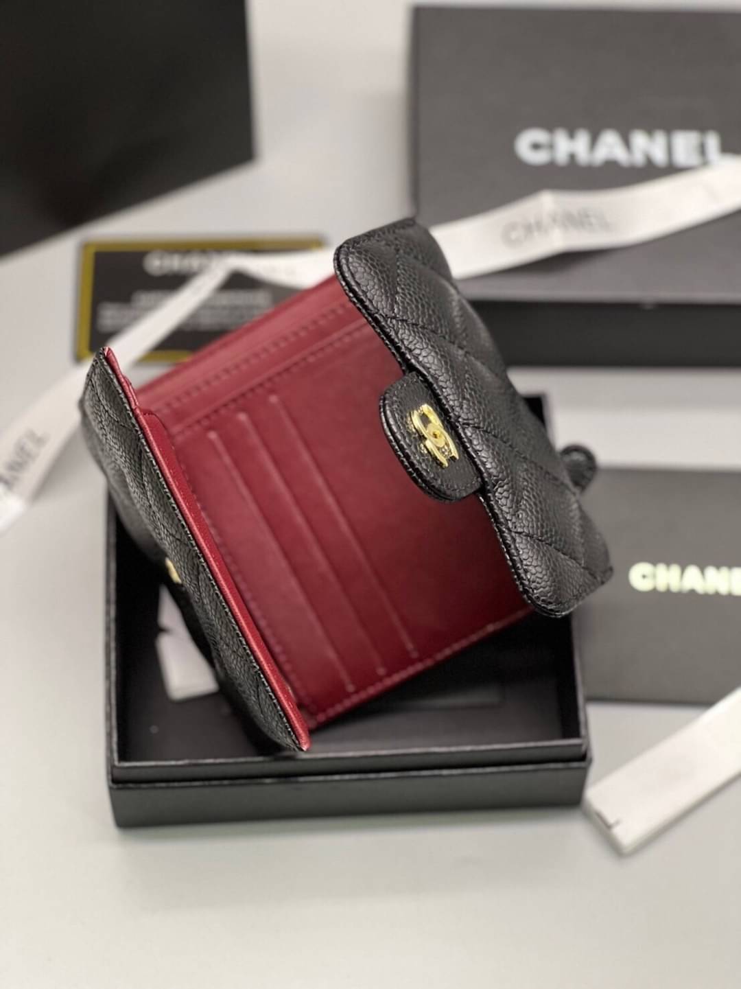 CHANEL Wallet Tri-fold Caviar / Chanel Short Wallet หนังคาเวียร์ กระเป๋าสตางค์ชาแนลใบสั้น เกรดออริจินอล ภาพถ่ายจากงานขายจริง ใช้งานต่างประเทศได้