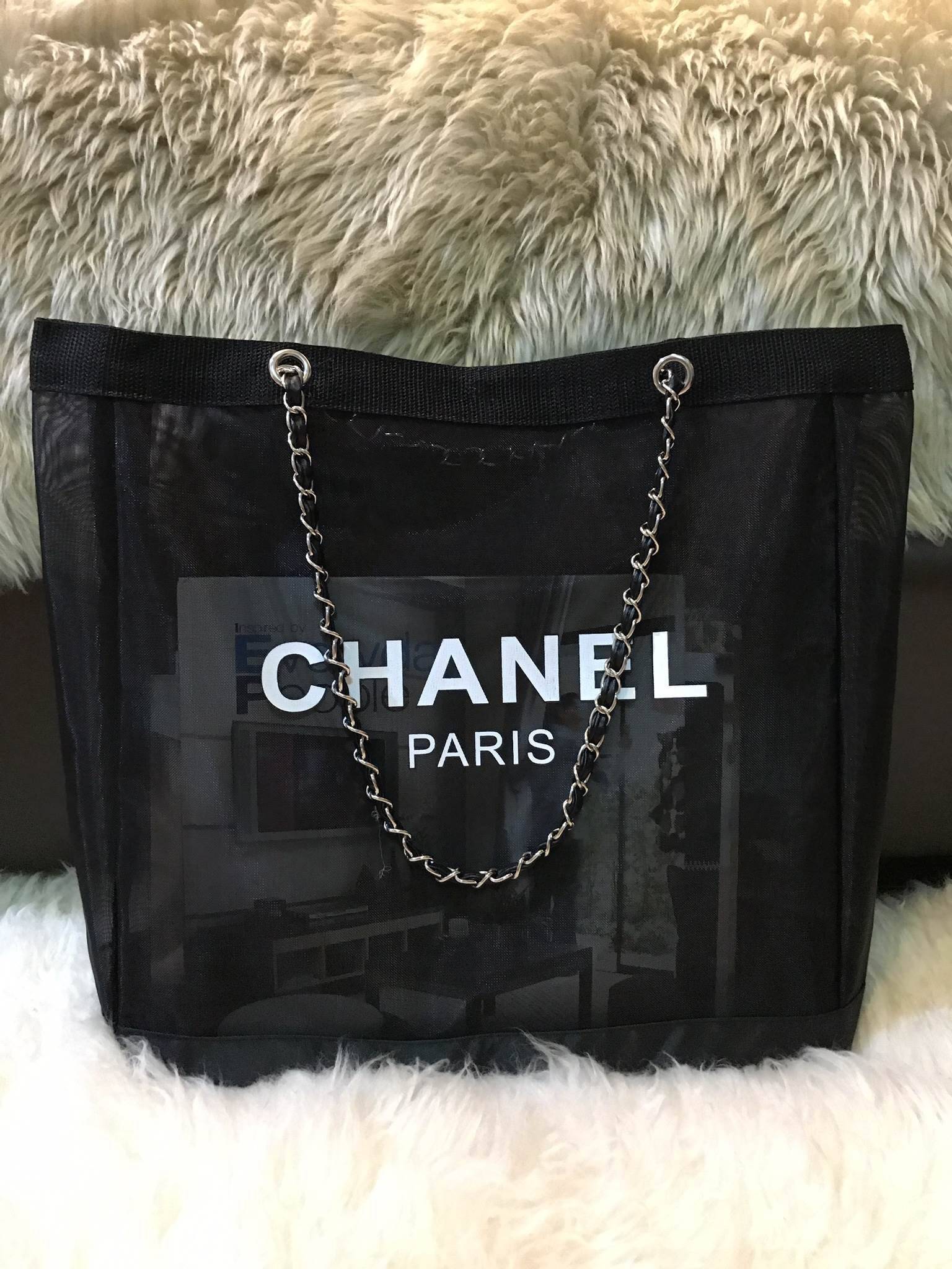 พร้อมส่งความสวยหรู 👠👠 Chanel Shopping Bag With Chain กระเป๋าสะพายใบใหญ่ทรง Shopping Bag Limited Edition พรีเมี่ยมกิ้ฟของแท้นำเข้าจาก Chanel Perfume Counter ของแท้100% (ไม่ใช่งานเลียนแบบ) ใบใหญ่วัสดุ Nylon โปร่ง ♡ ปั้ม CHANEL แบรนด์ส