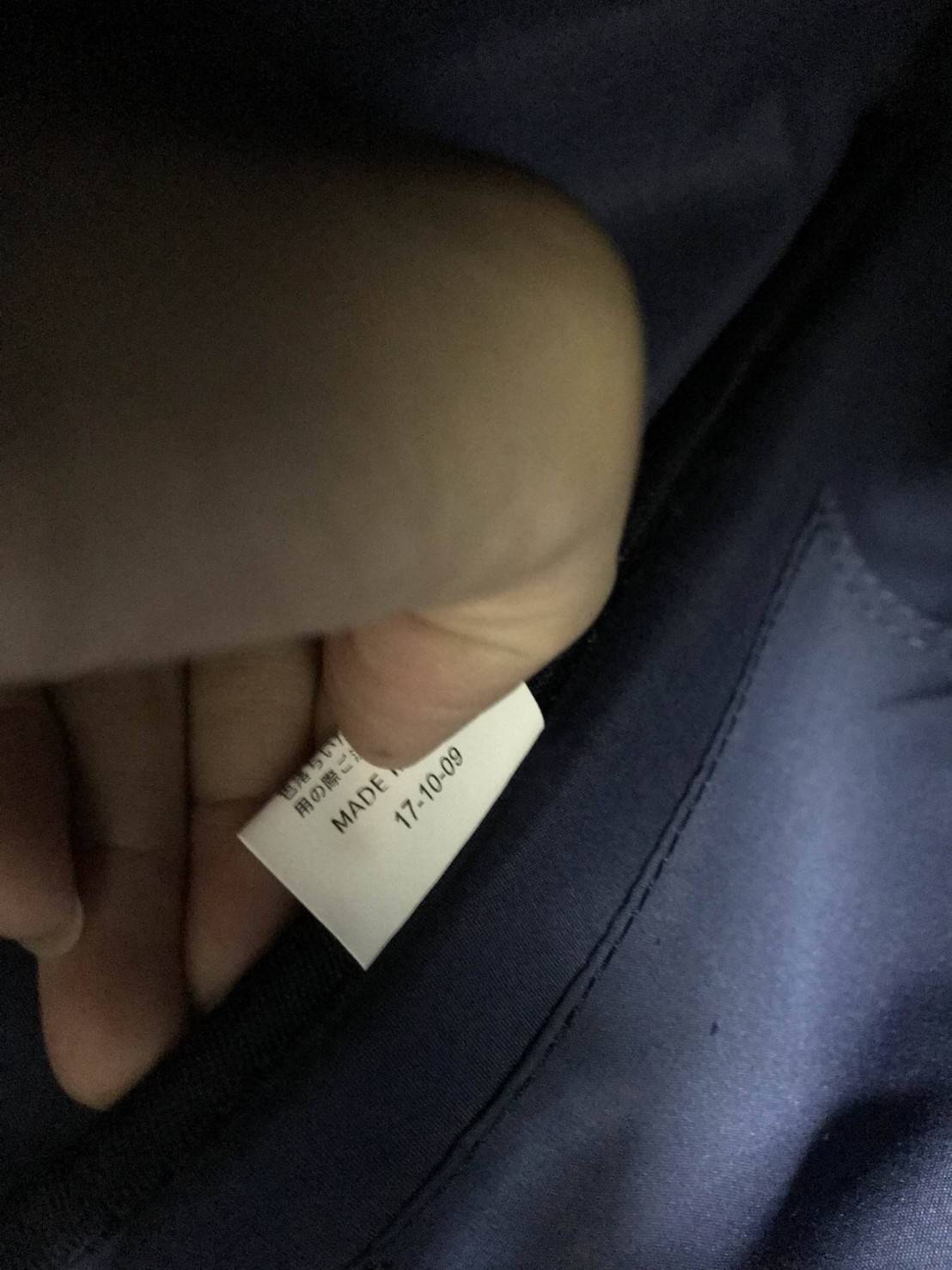 Anello Scottish Canvas Rucksack รุ่นใหม่ชนช้อปญี่ปุ่นกันไปเลยคร้า !!! เป้ขนาดไซส์ Classic วัสดุ ผ้าแคนวาส มีช่องซิปด้านหน้า มีช่องเก็บของด้านข้างทั้งสองด้าน ที่หูจับมีตัวล้อค มีโครงที่ปากกระเป๋า มีซิปด้านหลังเพื่อหยิบจับของภายในด้านหน้าผ้าลายสก็อต ลงตัวกั